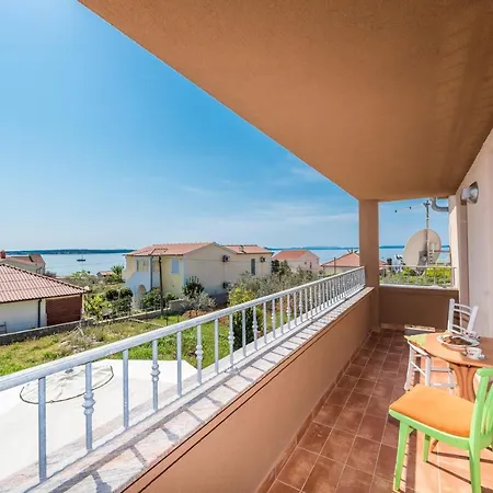 ヴィラ With Pool And Sea View, Next To A Sandy Beach - By Traveler Tourist Agency Krk Id 2219 プリヴラカ