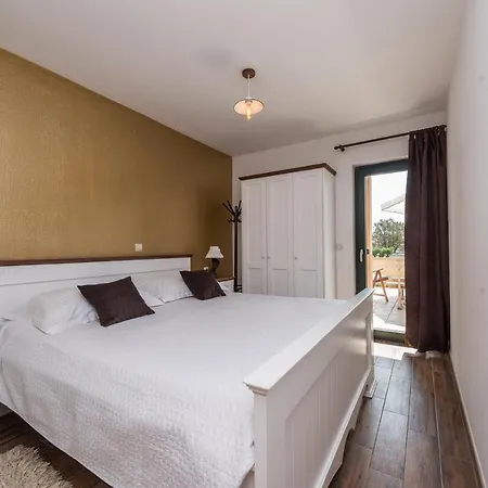 With Pool And Sea View, Next To A Sandy Beach - By Traveler Tourist Agency Krk Id 2219 *